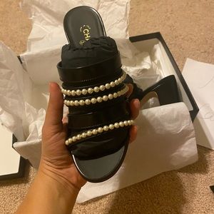 CHANEL PEARL STRAP
